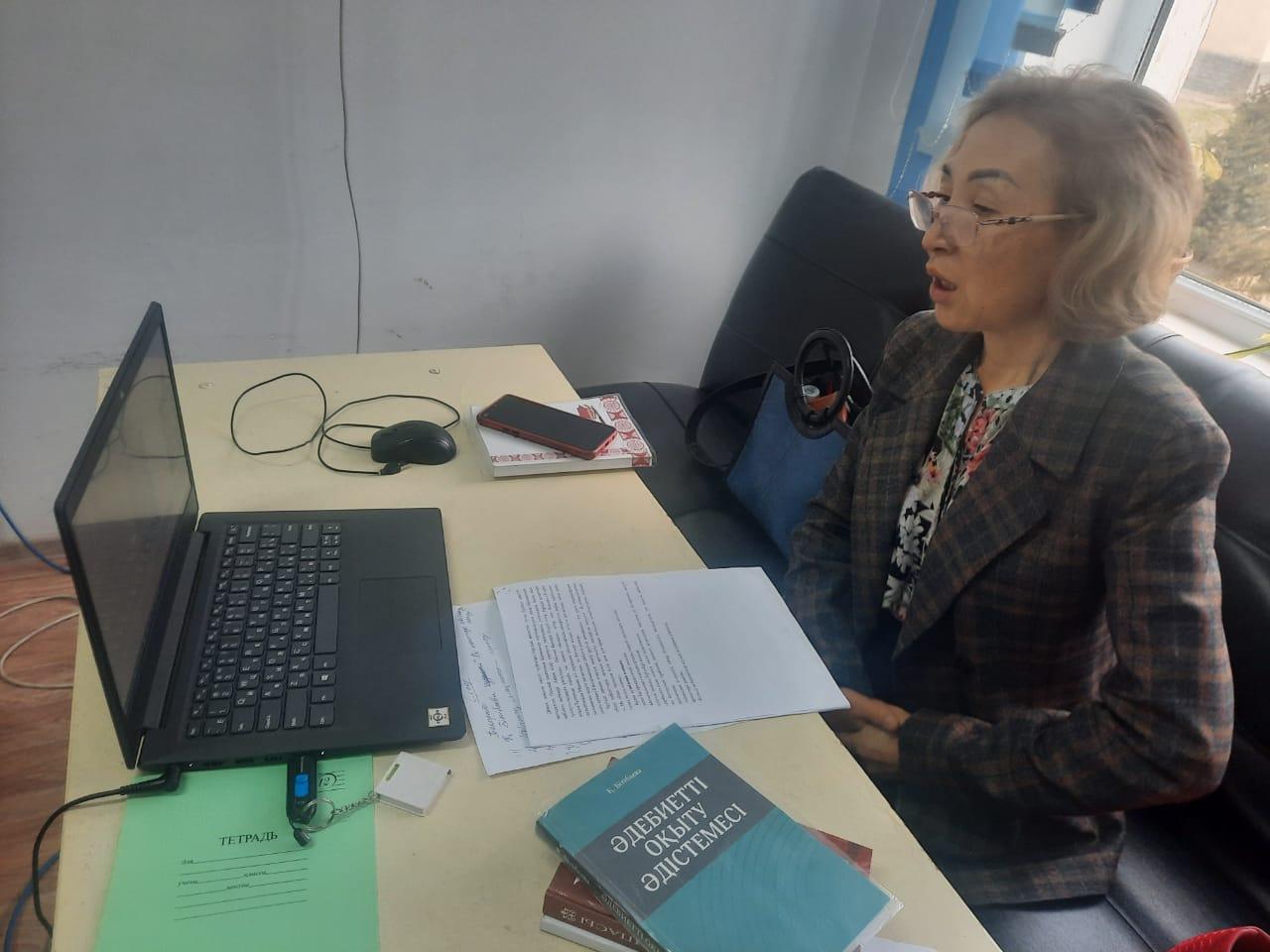 Мектебімізде Қ.Бітібаева жобасы бойынша қазақ тілі пәнінің мұғалімі Атабаева Р. аудан бойынша онлайн семинар жүргізді.