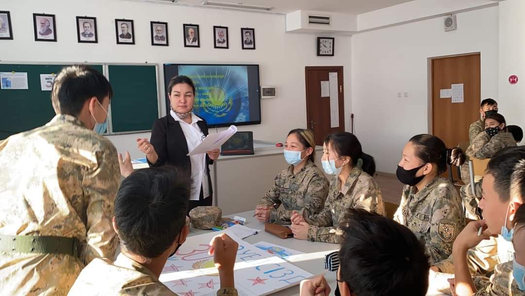 Мектебімізде 14 ші желтоқсан күні “16 желтоқсан-Қазақстан Республикасының Туелсіздік күніне” орай “Тұғыры биік Тәуелсіздік” тақырыбында ашық тәрбие сағаты өткізілді.